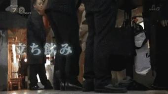 这家在街角开了60年的小摊，只卖一种料理，连个座位都没有，却把大家都暖哭了