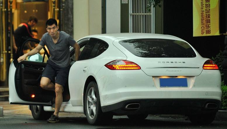 高洪波豪宅,高洪波座驾