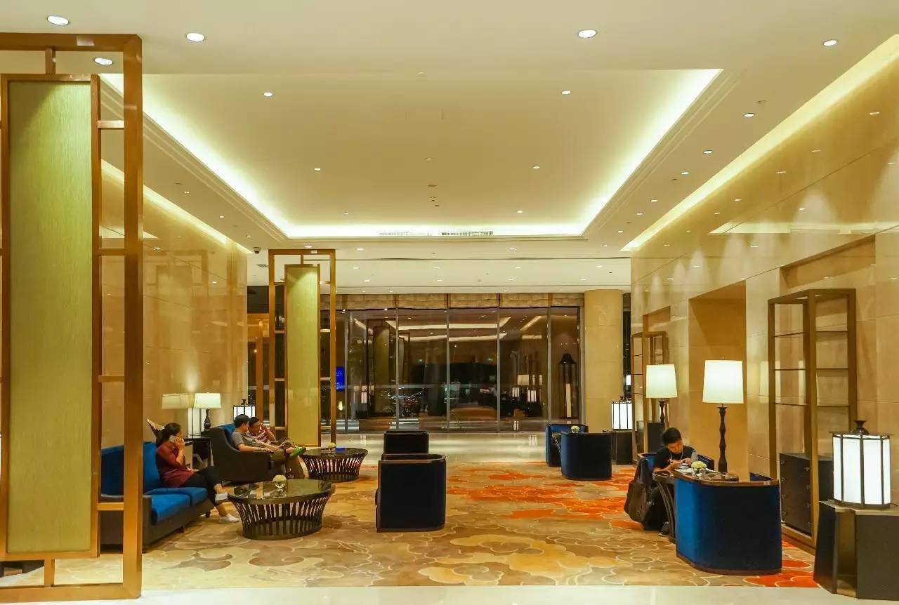 武汉世茂希尔顿酒店怎么去,武汉世茂希尔顿酒店攻略