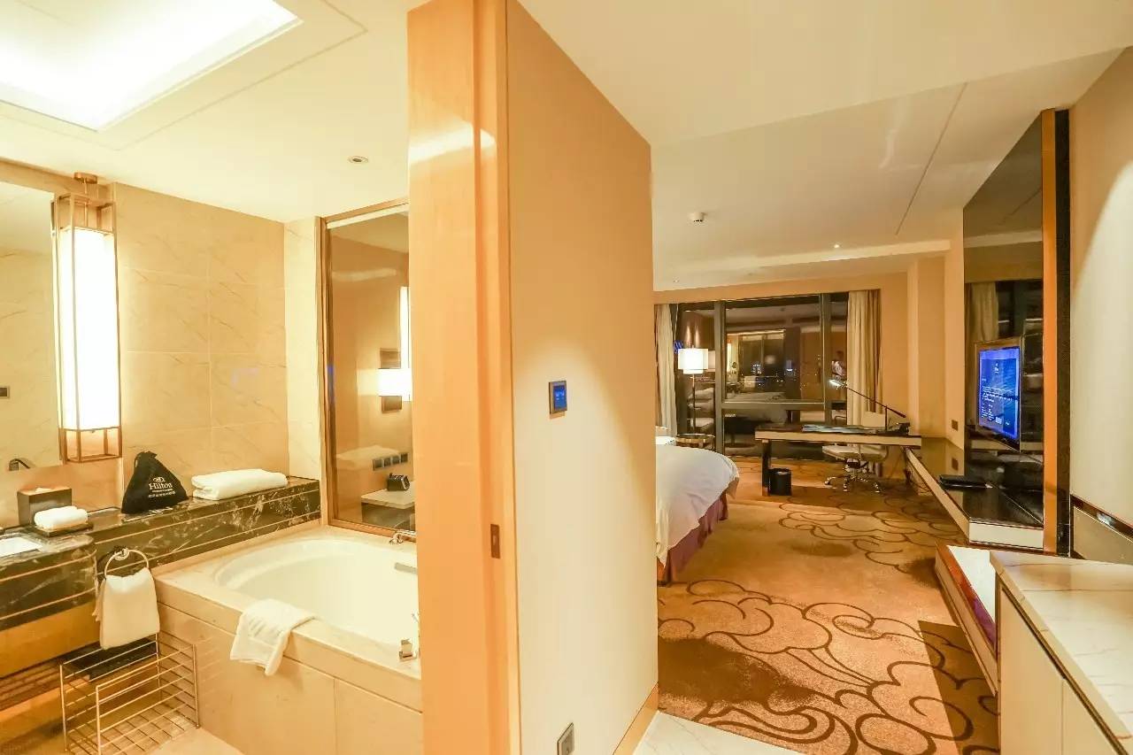 武汉世茂希尔顿酒店怎么去,武汉世茂希尔顿酒店攻略