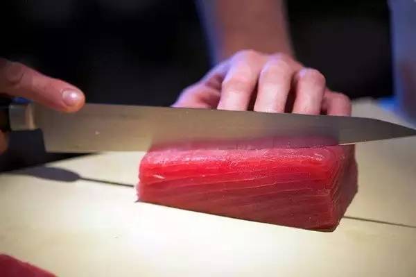 如何像行家一样品尝金枪鱼