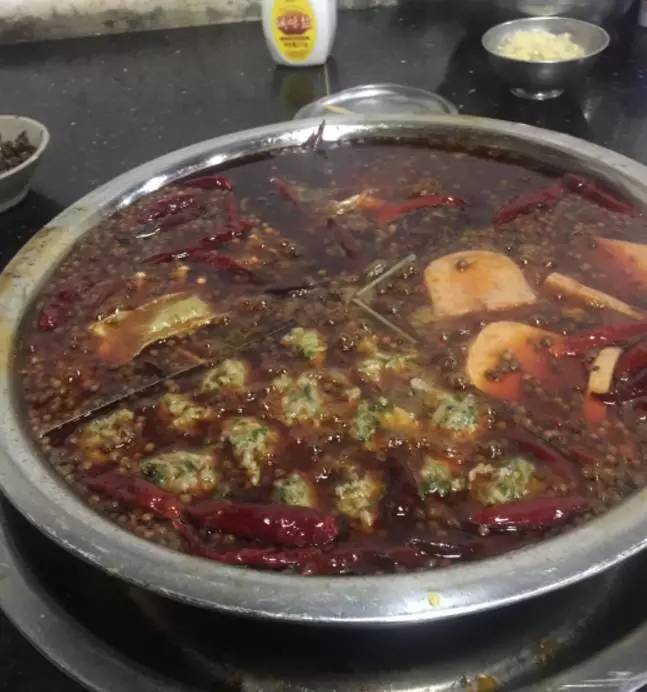 弹子石四大苍蝇馆子,没吃过这几家串串别说你来过宜宾