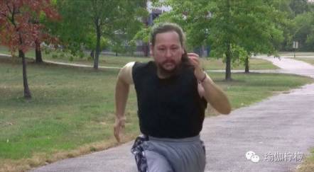 这些震撼人心的瑜伽奇迹,都是他创造的!