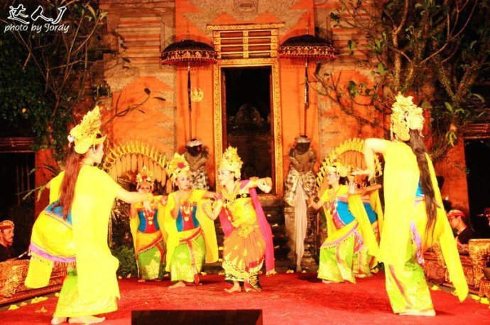 巴厘岛美拉艺术酒店,巴厘岛巴厘艺术中心