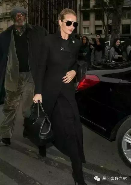 职场不输阵女生上班要背什么包?