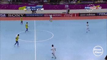 人人必会的足球过人动作,五人足球基本战术