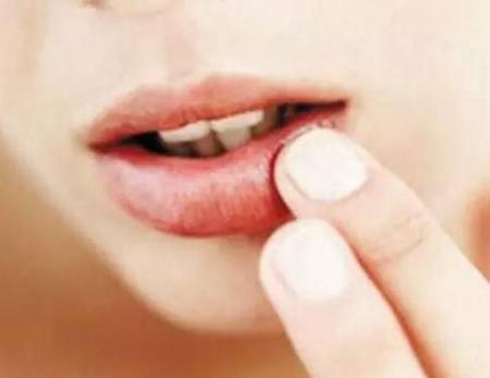 普通不过的粥油，名中医用来治疗口角炎、食欲不振、便秘