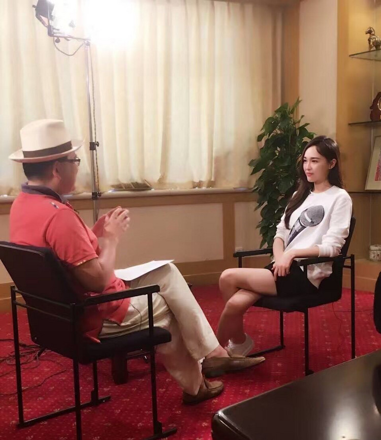 表情穿衣,表情图案的卫衣