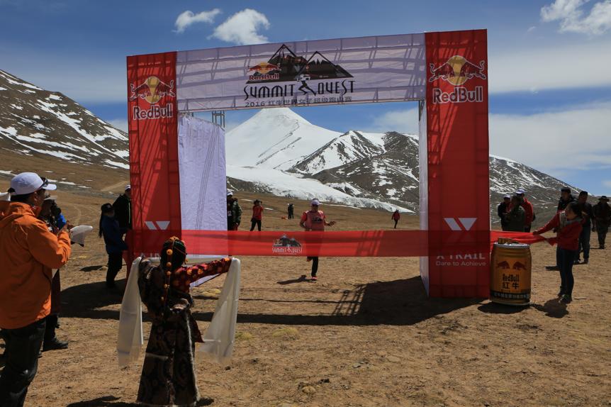 跑上6178米的玉珠峰——五位女运动员的华山论剑