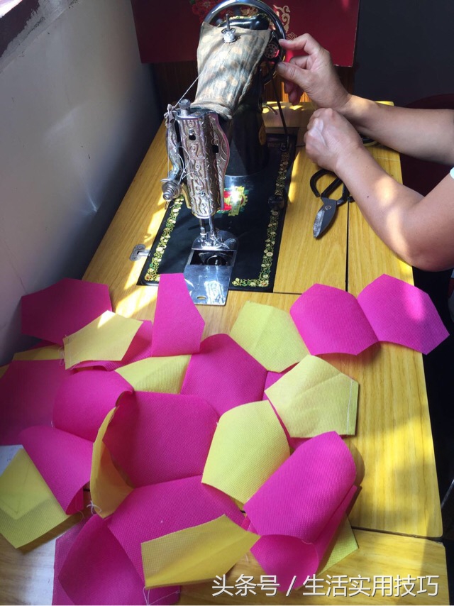 废物利用制作足球衣服,废物利用塑料袋彩绘