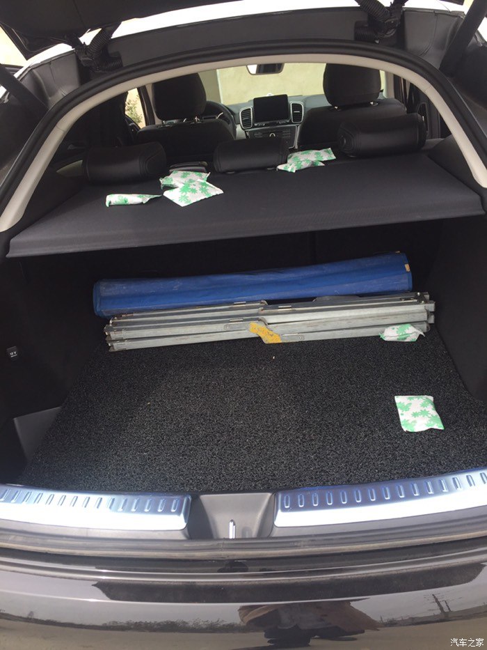 奔驰gle400运动版跑高速视频,奔驰gle400几秒破百运动模式