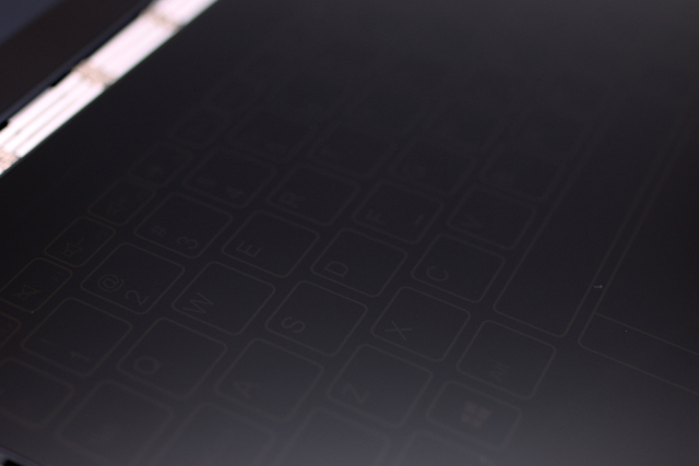 联想把30多年的笔记本键盘颠覆了,取消按键还能在上面画画