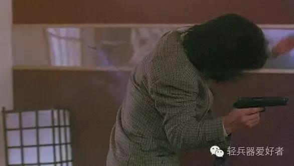 英雄本色系列中的各色轻武器,盘点英雄本色名场面