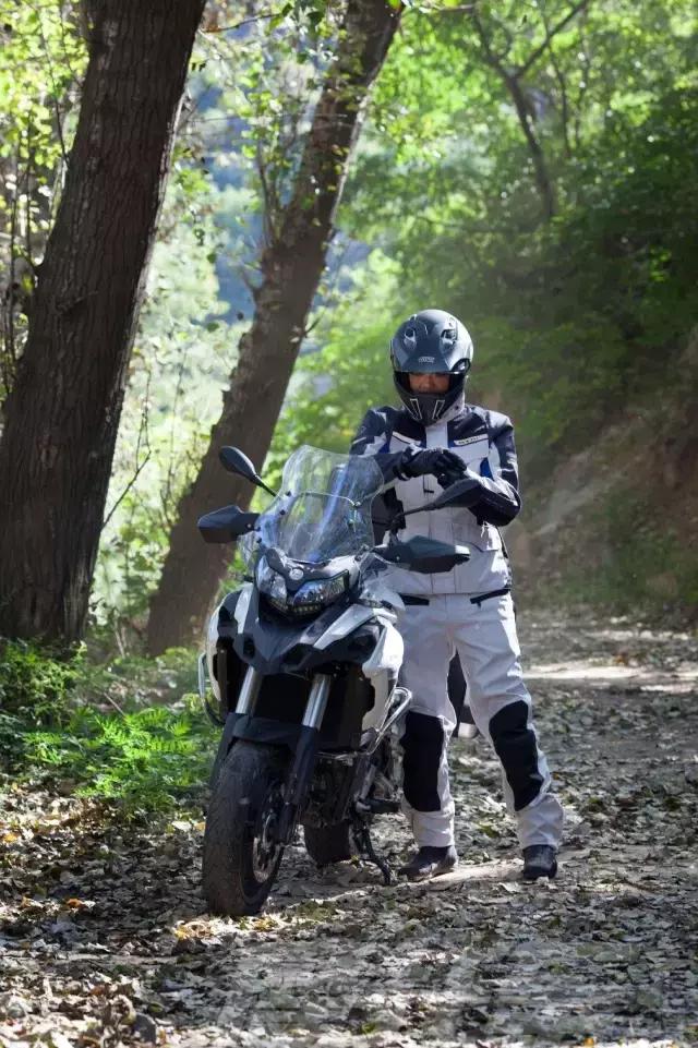 贝纳利trk502x2020款试驾,最新贝纳利trk502x测评