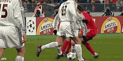 齐达内10大精彩瞬间图片,齐达内进球gif