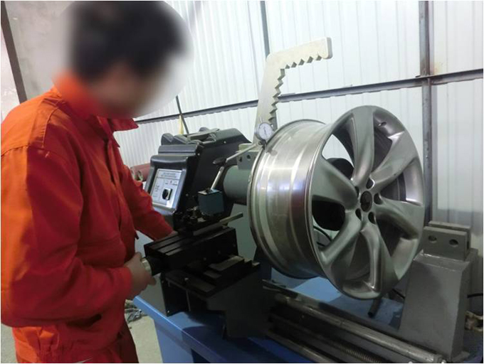 轮毂修复翻新全过程,汽车轮毂修复翻新工艺流程