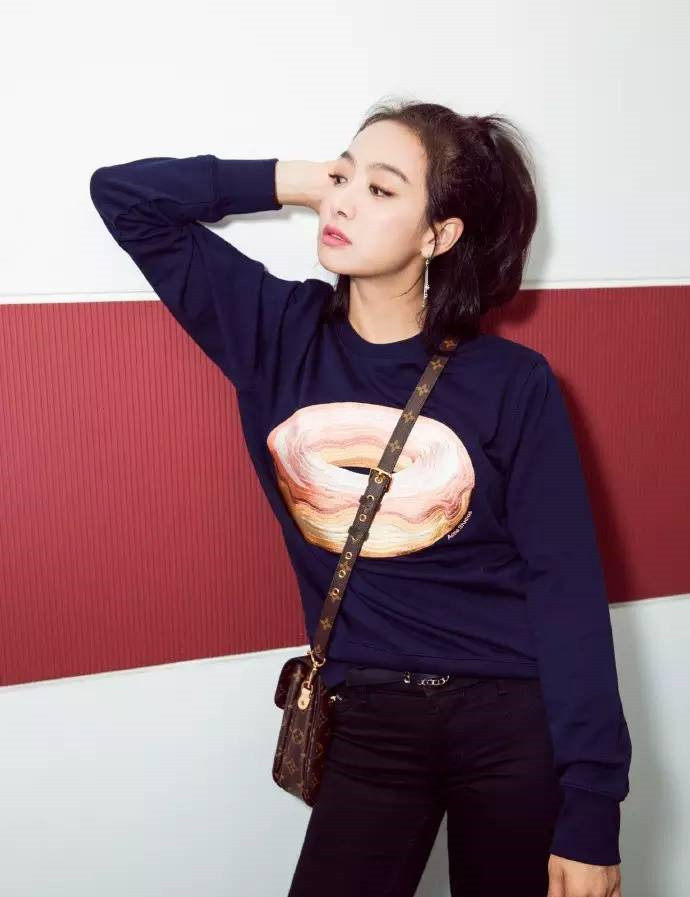 表情穿衣,表情图案的卫衣