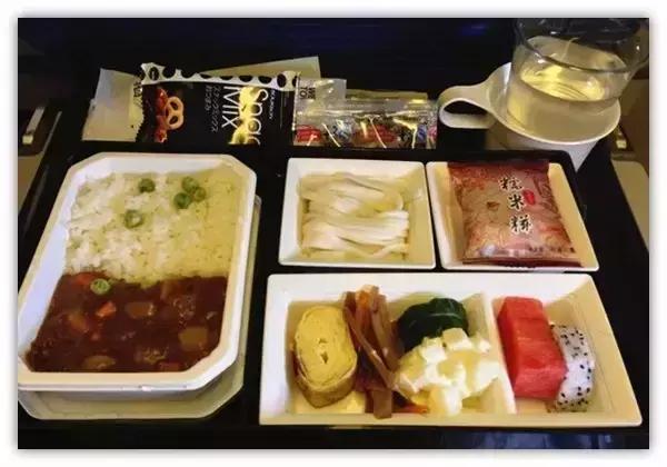 柯南飞机迫降,柯南坐飞机的一集