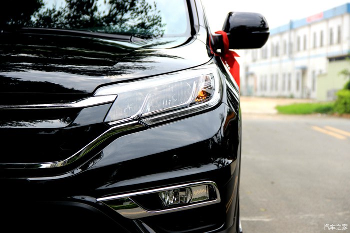 本田crv2016经典款详细配置图表,16年本田crv2.0两驱还值得买吗