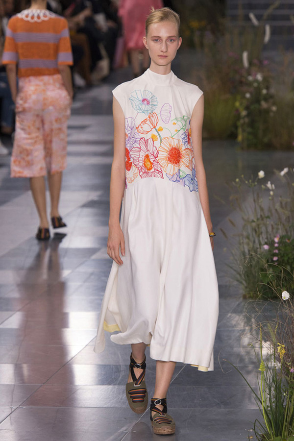 让PaulSmith七彩条纹包成为你肩头的整个春天