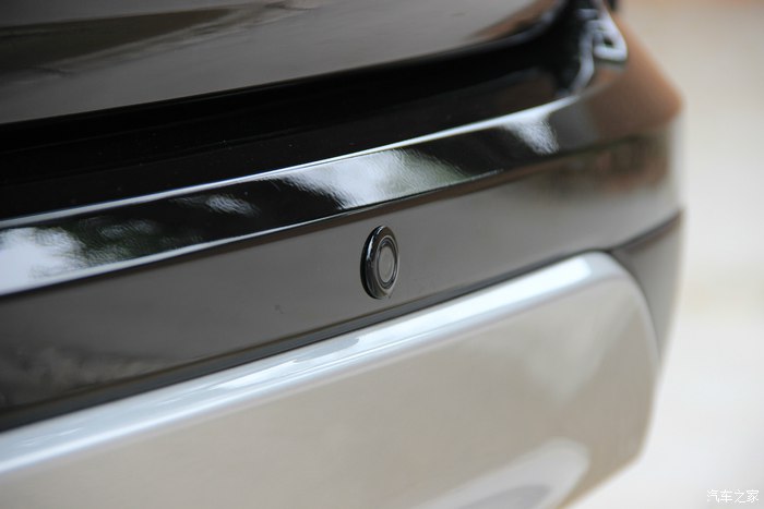 本田crv2016经典款详细配置图表,16年本田crv2.0两驱还值得买吗