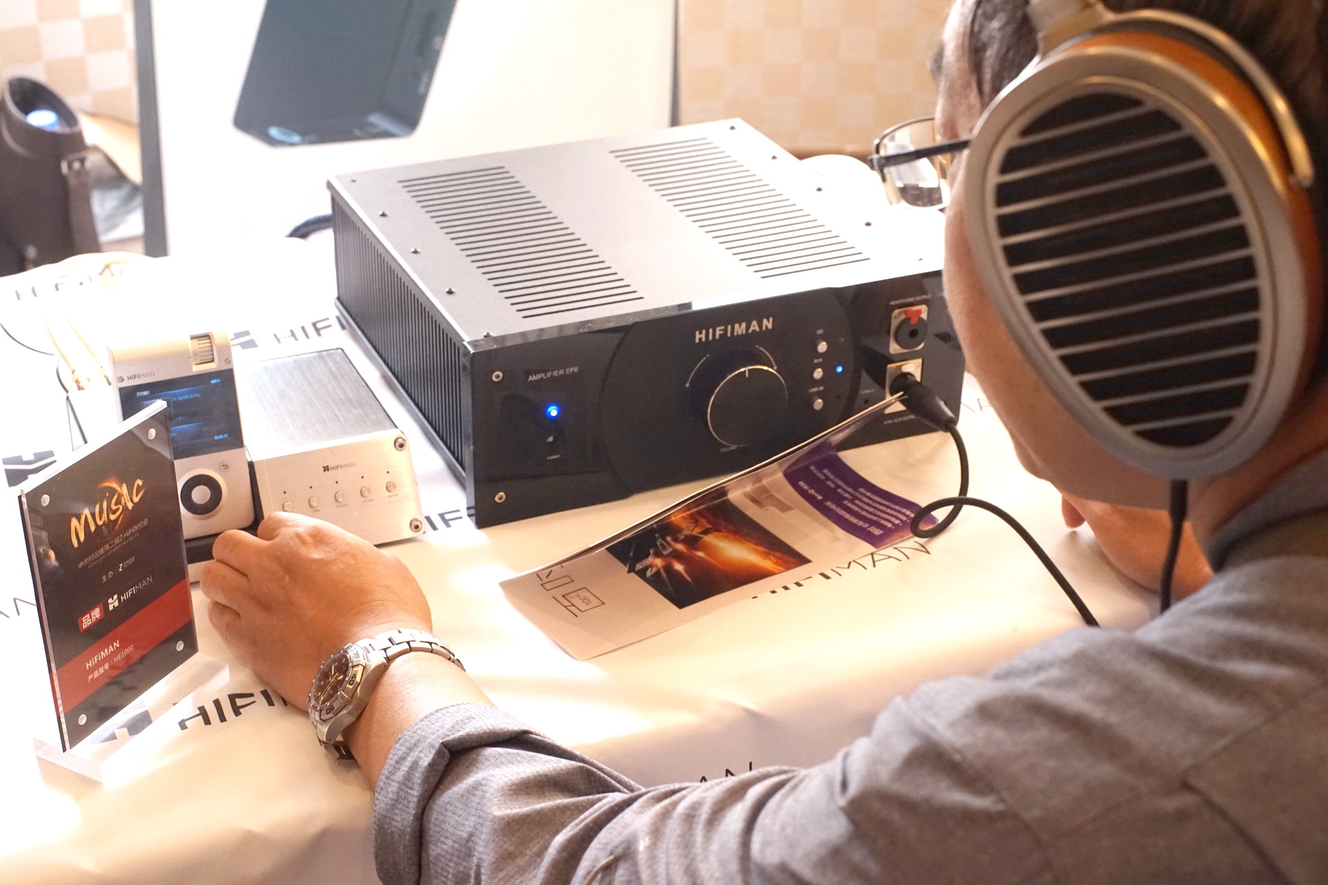 某IT垂直网站四度转手失败，只能开展会卖HIFI耳机器材了？