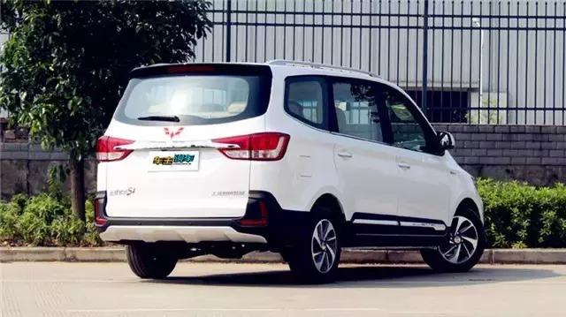 五菱宏光s1怎么样专家点评,五菱宏光s1是什么标志