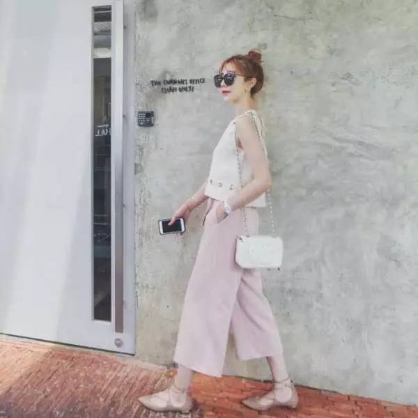 如何选择好看又显瘦的阔腿裤,有垂感的白色阔腿裤怎么选