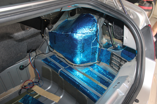 荣威550车底隔音隔热海绵垫,荣威550隔音改装案例