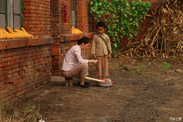 圆梦ING陪老爸赴唐山感受《圆梦威利斯》拍摄