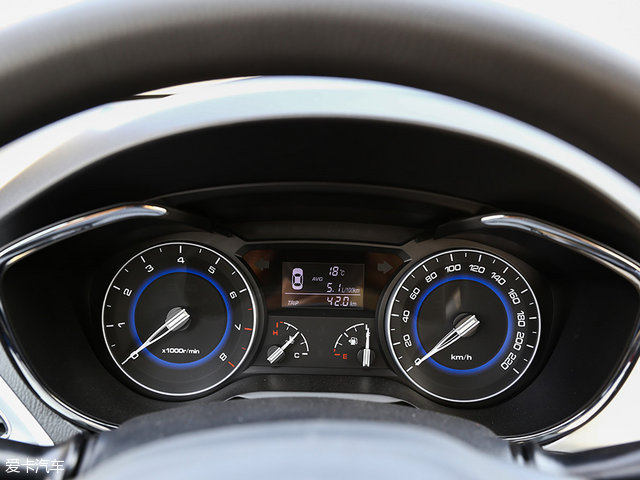 长安悦翔v7的油耗,长安悦翔v72016款1.0t