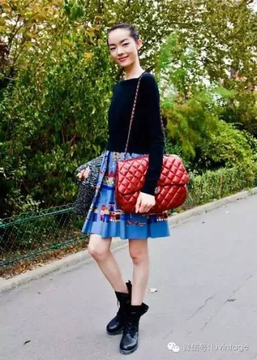 吃着月饼,吃着月饼赏着月亮会有好运吗