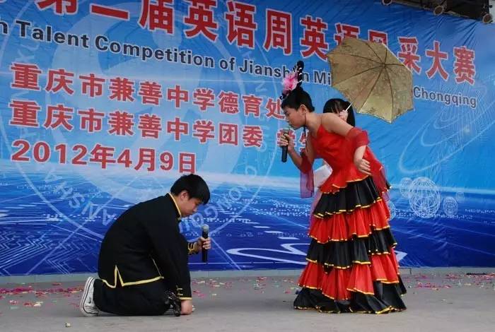 走进最美校园柳荫中学,走进最美校园与秋天