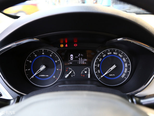 长安悦翔v7的油耗,长安悦翔v72016款1.0t