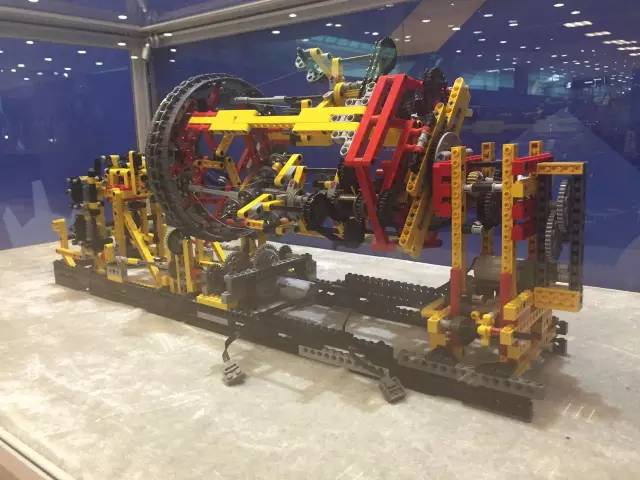 国庆人海里浪？来这就够了！华南最大乐高科技展，14个劲爆看点，劲值