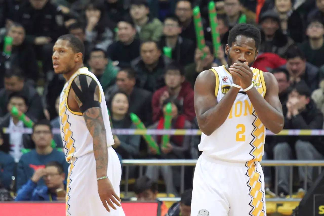 帕戈广厦,帕戈与广厦