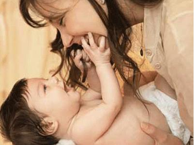 9个月的宝宝该怎么护理,九个月的宝宝的发育标准