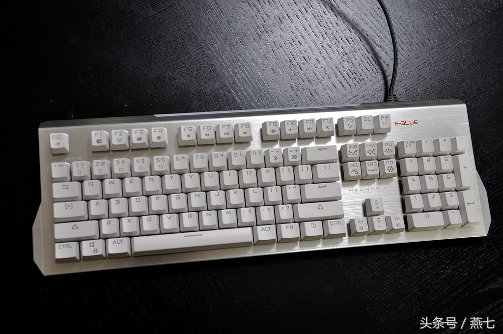 k751机械键盘评测,宜博k751灯光怎么设置