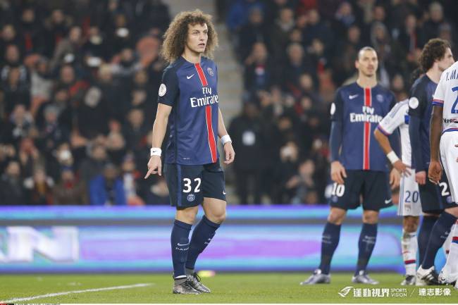 皇马球衣上面的fly,皇马球衣上flyemirates是什么意思