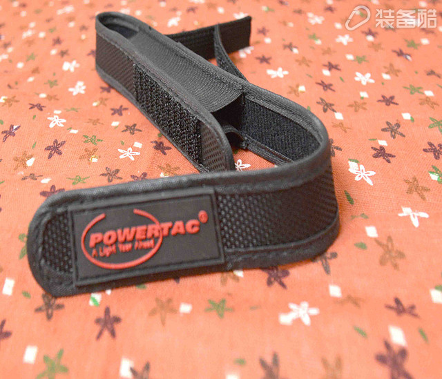 PowertacCM-one手电筒是装备中的酷