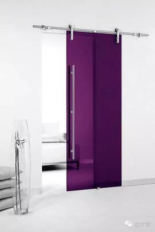 推拉门里面卡东西推不动了,厨房推拉门吊轨推不动怎么修