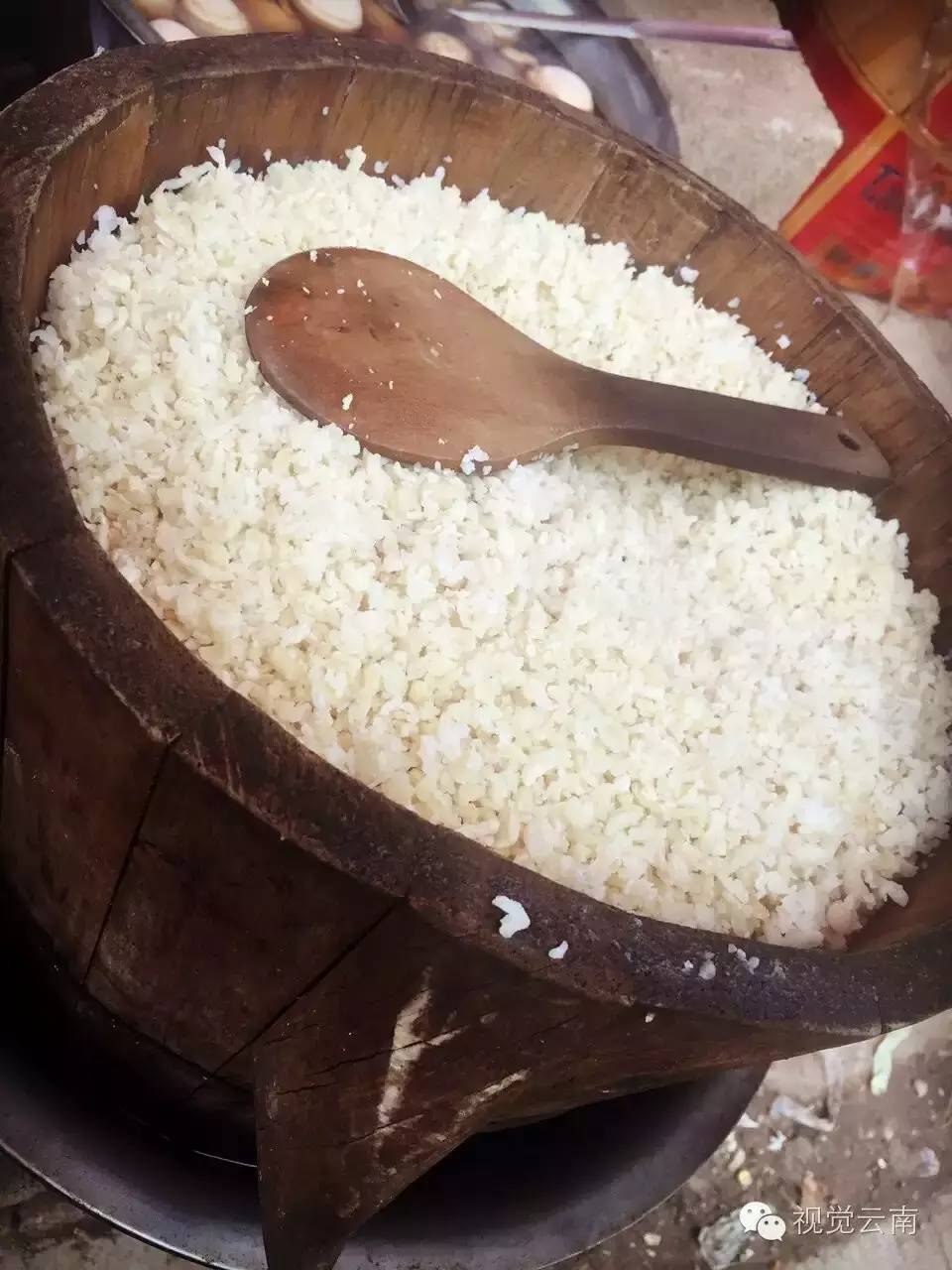 云南特色小吃玉米面饼,云南街边小吃洋芋饼怎么搞