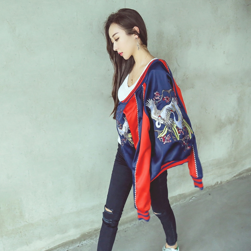 今年男式夹克流行墨绿色不,今年最流行舒适又轻巧的夹克