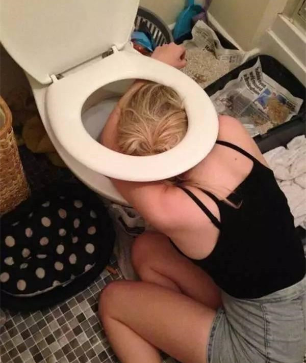 速度不知道快不快！你这网吧高是高，老板