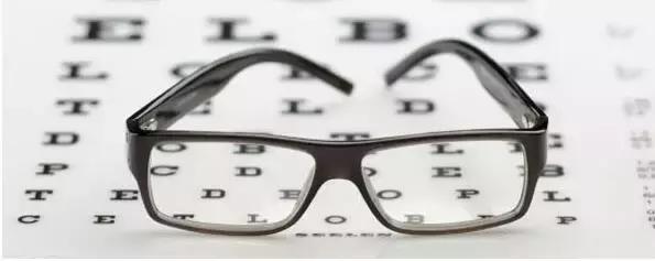 孩子近视母亲正确做法,如何控制18岁以下的孩子近视度数