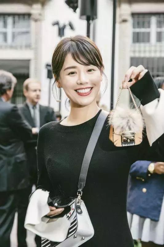 只是因为一个4000块钱的包，她就跟我分手