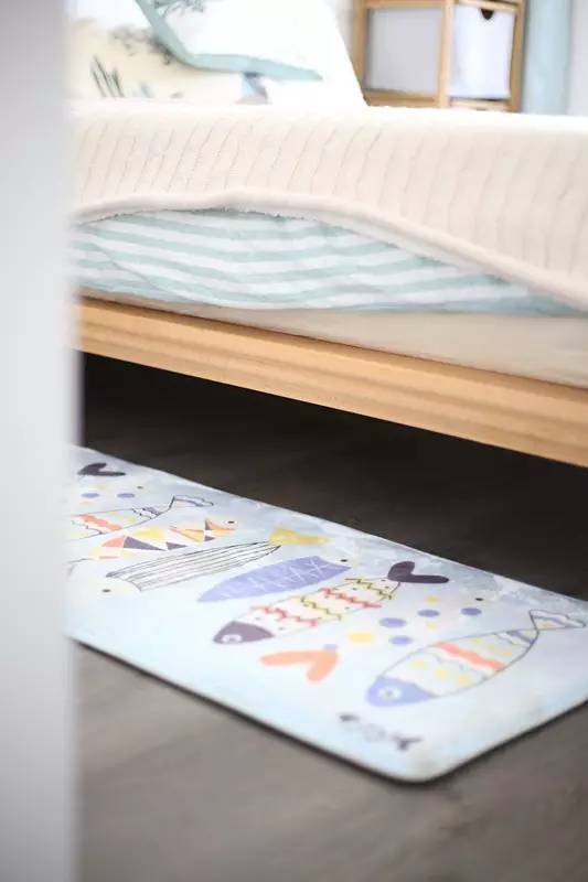 花很少的钱去挣很多钱,花很少钱就能买到的快乐