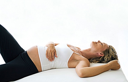 孕妇睡觉流口水什么原因,孕妇孕后期睡觉流口水是什么原因