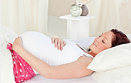 孕妇睡觉流口水什么原因,孕妇孕后期睡觉流口水是什么原因