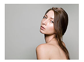 脸上长痘痘用哪种产品可有效,脸上痘痘不停用什么产品有效